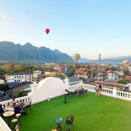 Sky Hotel Vang Vieng Extérieur photo