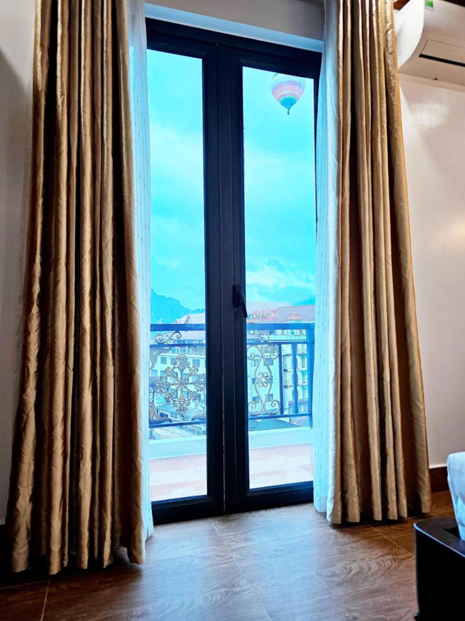 Sky Hotel Vang Vieng Extérieur photo